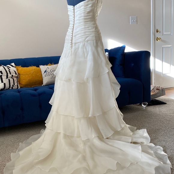 NWOT Wedding Gown - Picture 9 of 13
